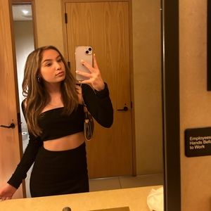 Meet your Posher, Lia